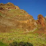 Sunset Avenue For Couple W/ Jacuzzi Hot Water * Paul do Mar (Madeira)