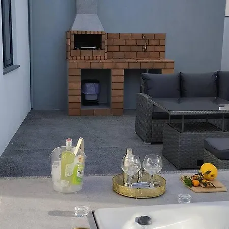 Sunset Avenue For Couple W/ Jacuzzi Hot Water * Paul do Mar (Madeira)