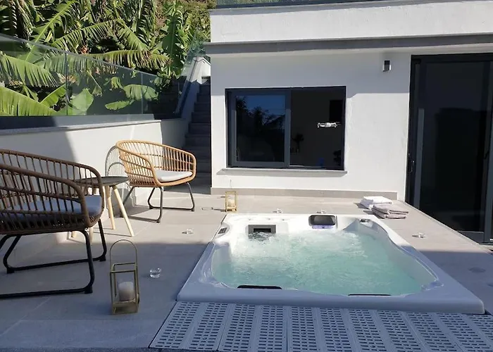 Sunset Avenue For Couple W/ Jacuzzi Hot Water *