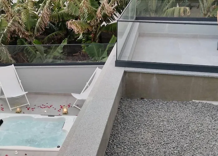 בית נופש Sunset Avenue For Couple W/ Jacuzzi Hot Water פול דו מאר