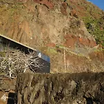 Sunset Avenue For Couple W/ Jacuzzi Hot Water * Paul do Mar (Madeira)