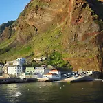 Sunset Avenue For Couple W/ Jacuzzi Hot Water Hébergement de vacances Paul do Mar (Madeira)