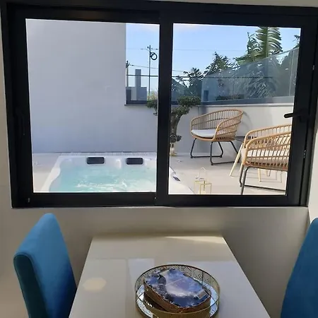 Sunset Avenue For Couple W/ Jacuzzi Hot Water *