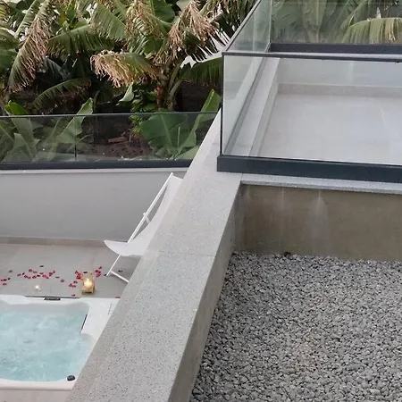 Дом отдыха Sunset Avenue For Couple W/ Jacuzzi Hot Water Паул-ду-Мар