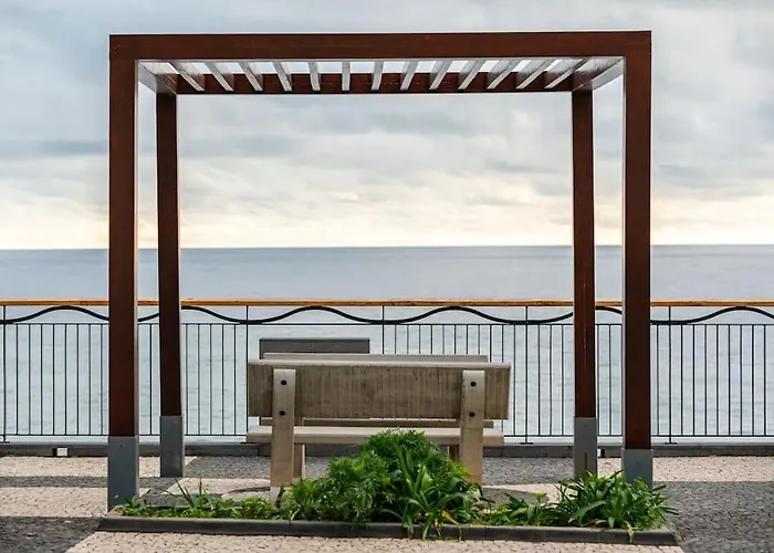 Sunset Avenue For Couple W/ Jacuzzi Hot Water Paul do Mar (Madeira)