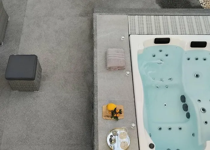 Sunset Avenue For Couple W/ Jacuzzi Hot Water *