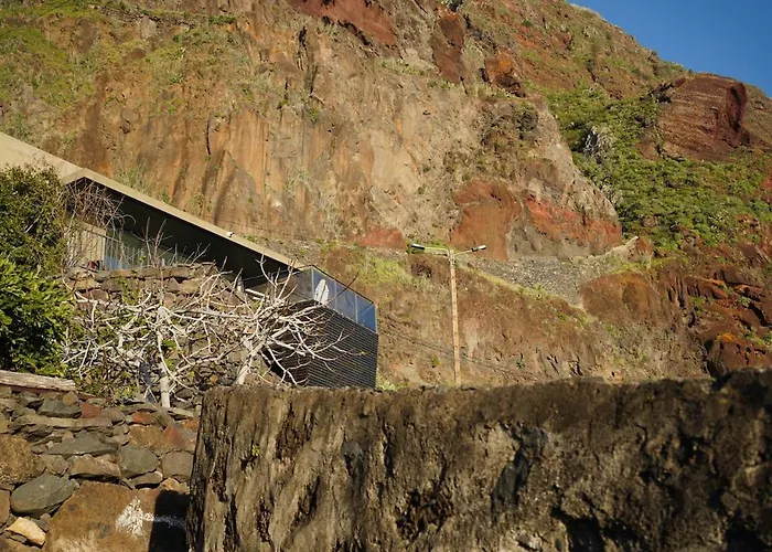 Sunset Avenue For Couple W/ Jacuzzi Hot Water * Paul do Mar (Madeira)